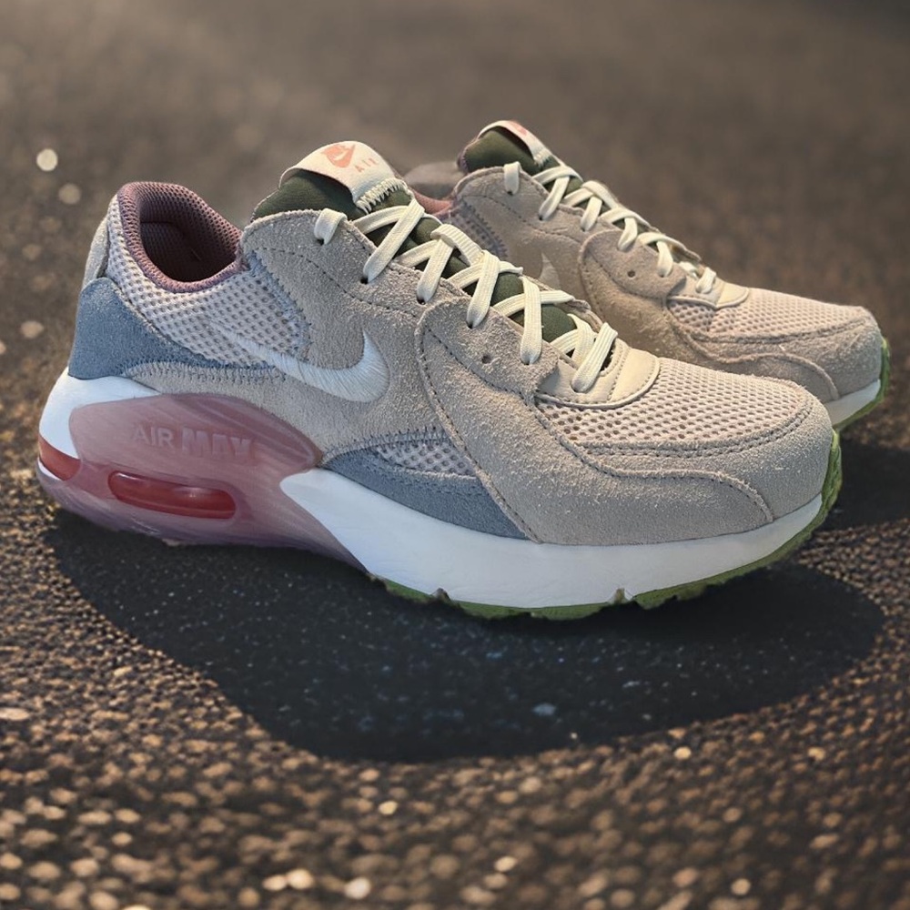 🔥LIKE NEW NIKE AIR MAX🔥